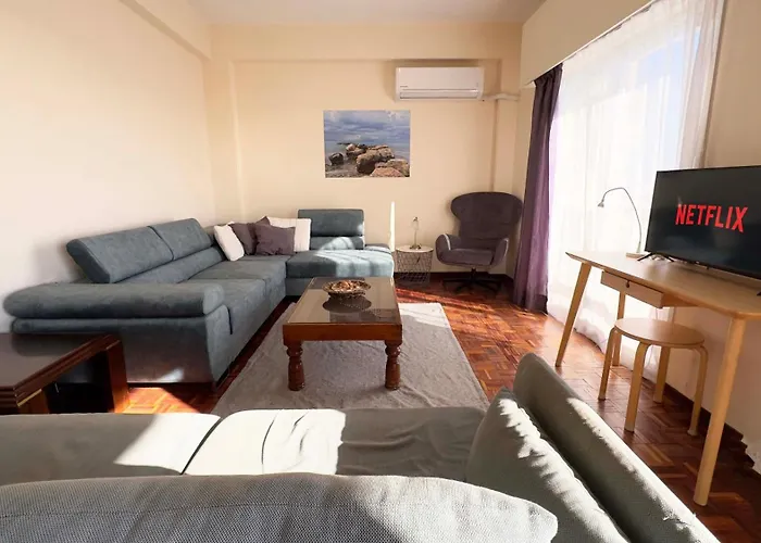 Sea Panorama 2bdr Finikoudes Center Appartement