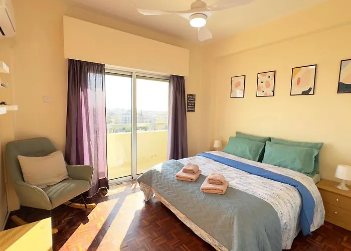 Sea Panorama 2bdr Finikoudes Center Appartement *