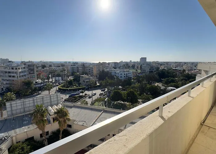 Sea Panorama 2bdr Finikoudes Center Appartement *