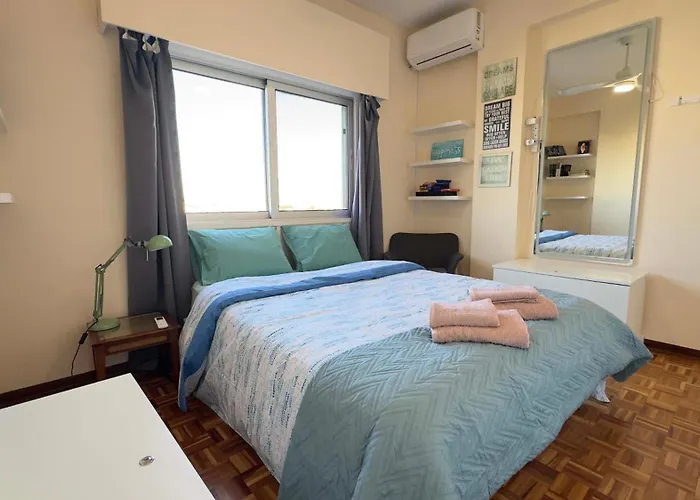 Sea Panorama 2bdr Finikoudes Center Apartment Larnaca