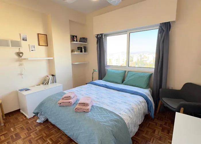 Sea Panorama 2bdr Finikoudes Center Apartment Larnaca